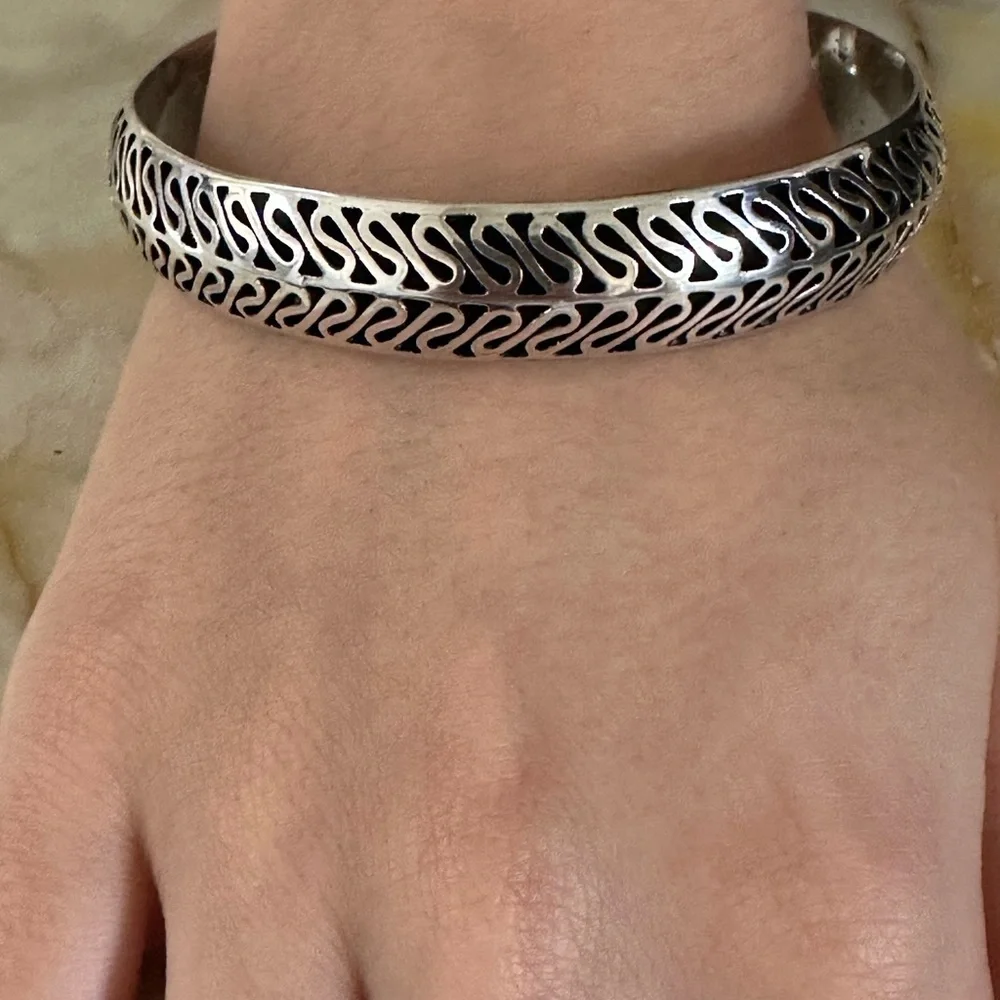 Elegant 925 sterling Silver Patterned Bracelet